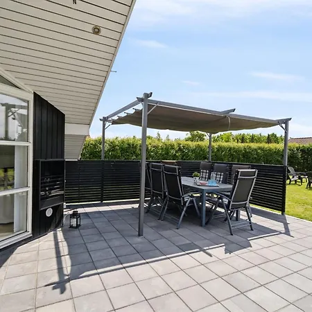 Casa de Férias Dyrken - 200m From The Sea By Interhome *